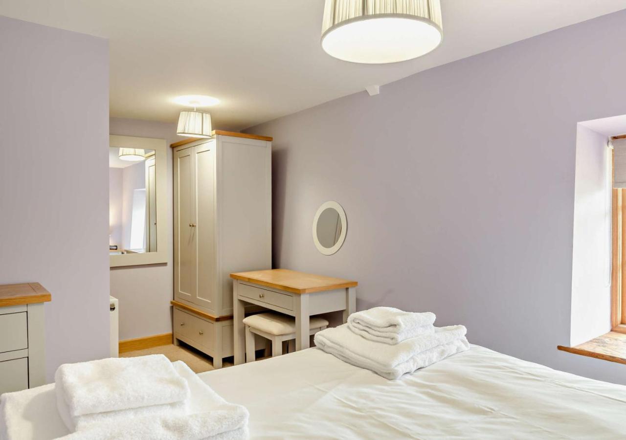 St Helens Chapel Cottage Кройд Экстерьер фото